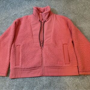 Under Armour Sherpa jacket NWOT size M
Pink pullover EUC size S